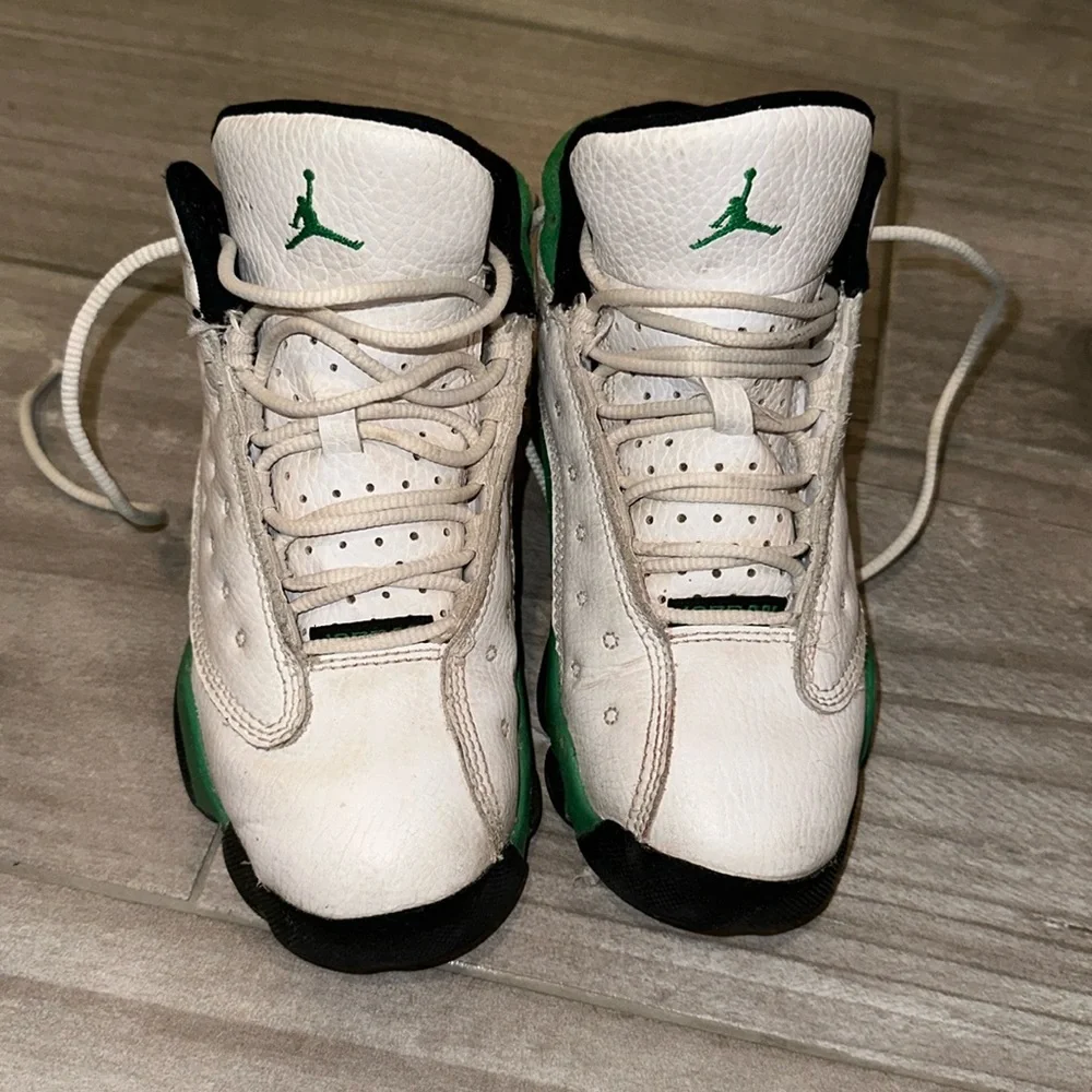 Boy Jordan 13s - Picture 2 of 7